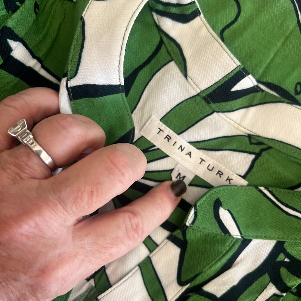 TRINA TURK Pants and Top Set tropical green leaves on white backdrop - Picture 5 of 8